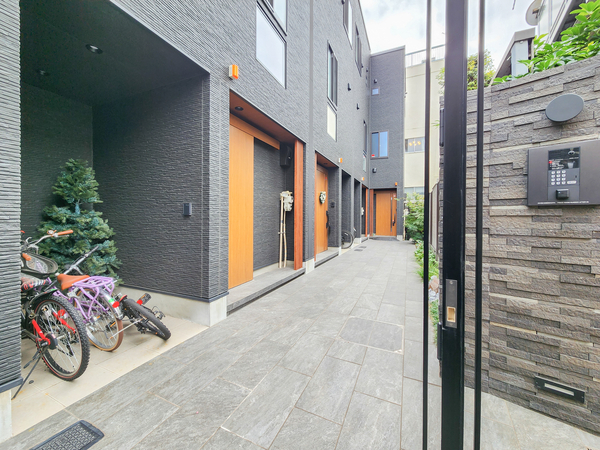 【プラハテラス恵比寿】外観 【プラハテラス恵比寿】外観