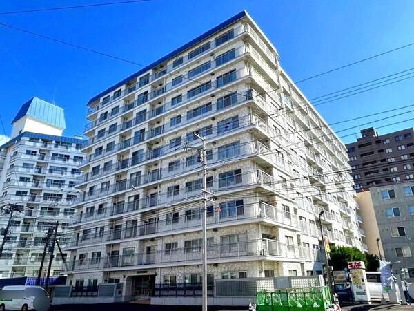 【秀和南8条レジデンス】外観１