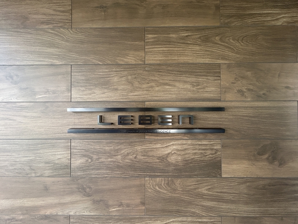 【レーベン幕張本郷THE RESIDENCE】銘板 【レーベン幕張本郷THE RESIDENCE】銘板