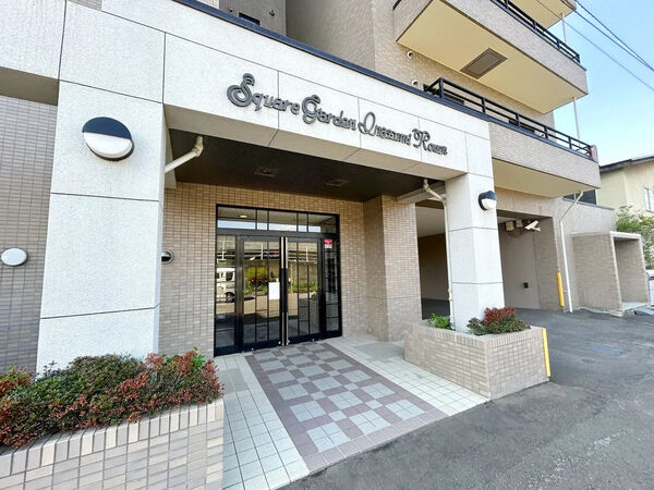 【スクエアガーデン稲積公園】エントランス