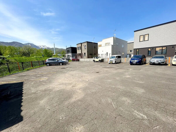 【スクエアガーデン稲積公園】駐車場 【スクエアガーデン稲積公園】駐車場