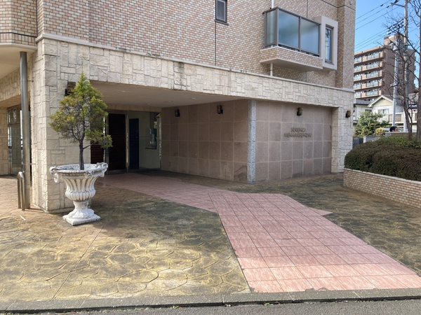 【セレーノ南仙台】エントランスアプローチ