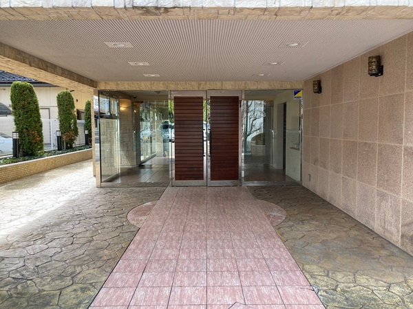 【セレーノ南仙台】エントランスアプローチ