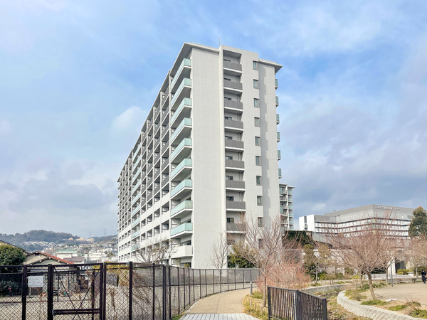 【キセラ川西オリヴィエ】外観