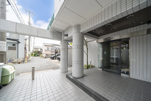 【グランデール山科】エントランス