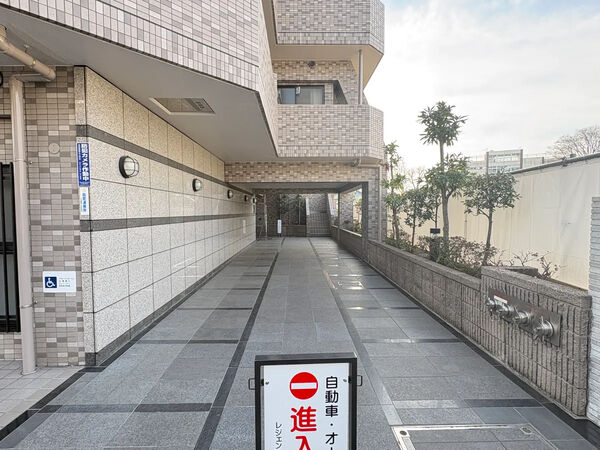 【レジェンド王子本町】エントランスアプローチ