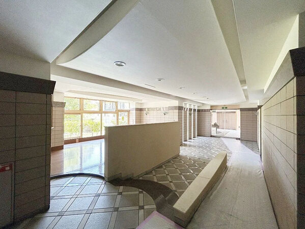 【ナイスパークステージ泉中央】エントランスホール