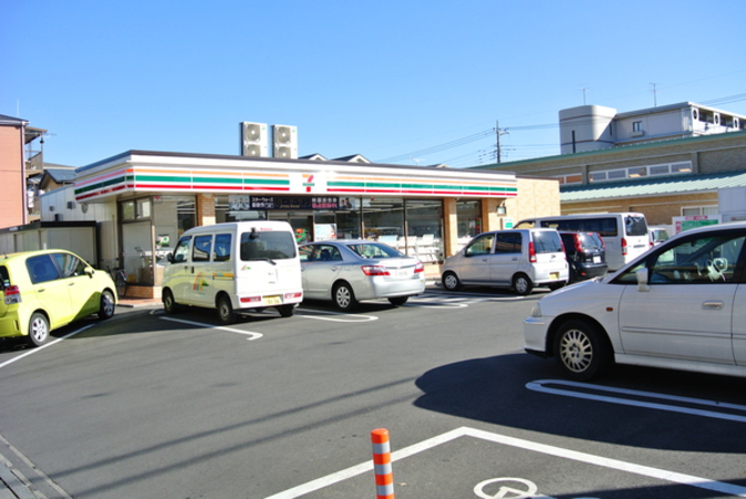 セブンイレブンさいたま吉野町1丁目店　約710m