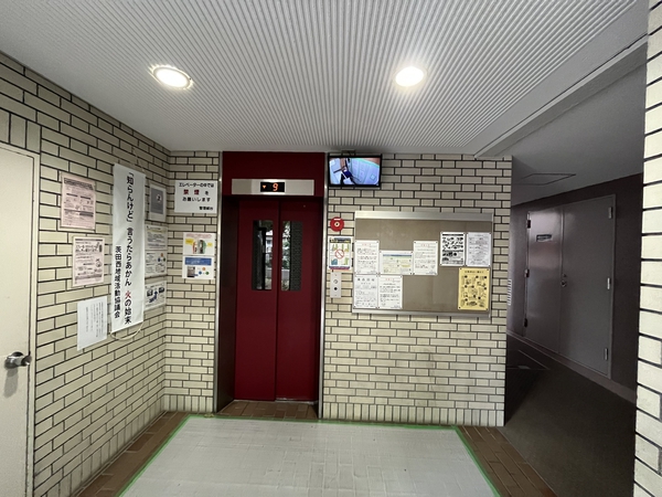 【万葉ハイツ鶴見緑地】エレベーター