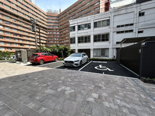 【オープンレジデンシア新宿ザ・ハウス】駐車場 【オープンレジデンシア新宿ザ・ハウス】駐車場