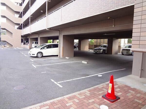 【アルファステイツ倉敷南町】駐車場
