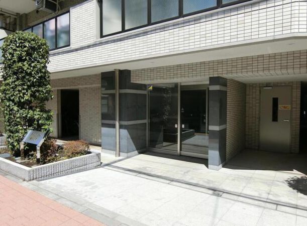 【グランイーグル横浜反町】エントランス