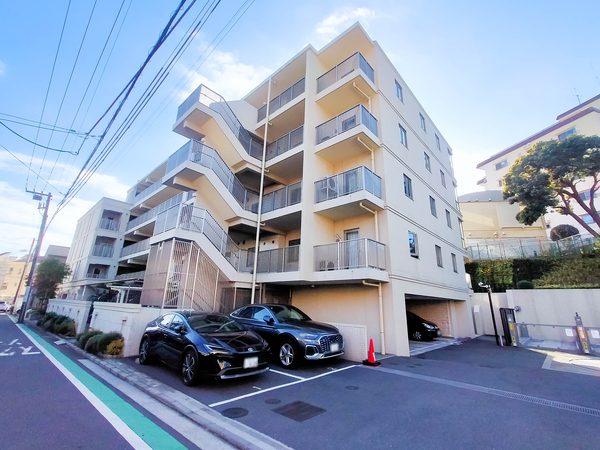 【ヴェレーナ横濱掃部山公園】外観