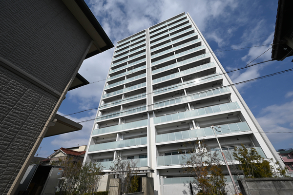 【バンベール一宮レジデンス】外観