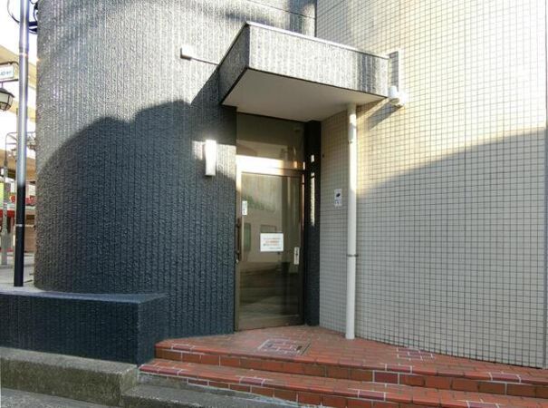 【大明大倉山マンション】エントランス