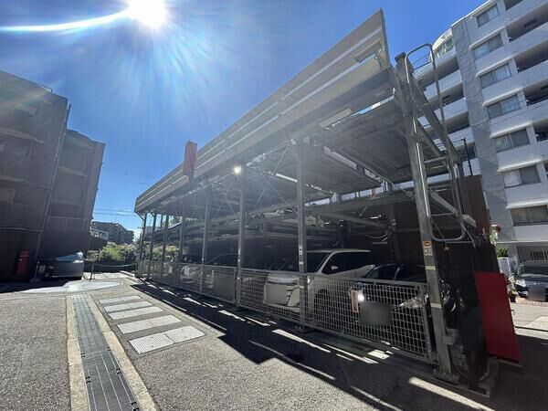 【セレッソコート千里山ツインヒルズ】駐車場