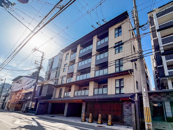 【パラドール四条烏丸グレイス】外観