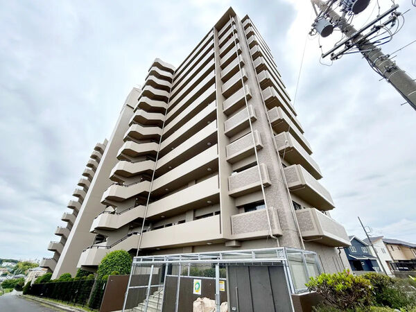 【アピエス共和イーストヒルズ】外観