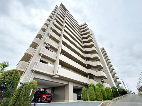 【アピエス共和イーストヒルズ】外観