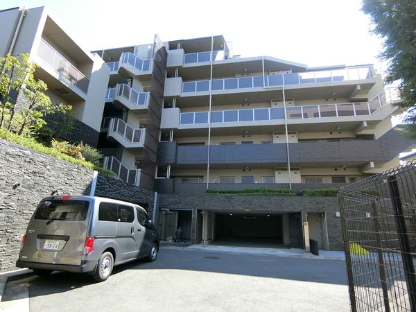 【レーベン横濱片倉町】外観