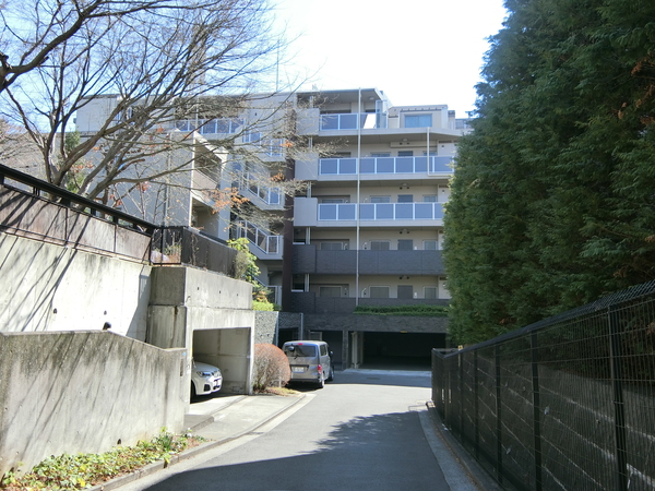 【レーベン横濱片倉町】外観