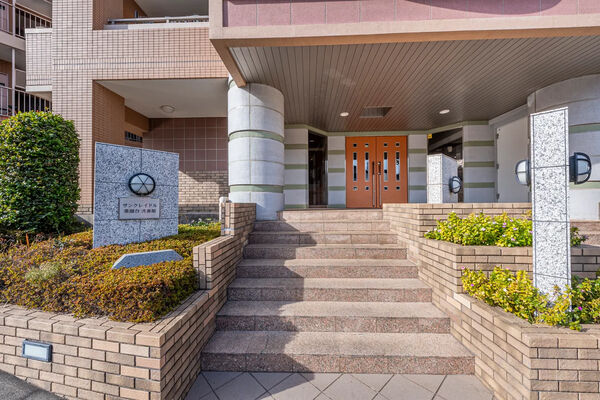 【サンクレイドル薬園台弐番館】エントランス 【サンクレイドル薬園台弐番館】エントランス