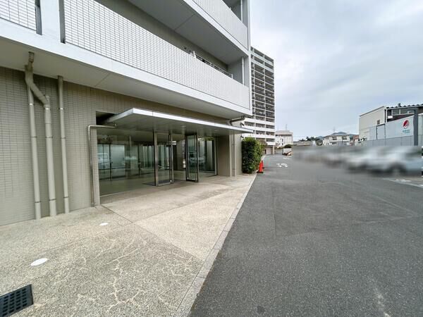 【アーバンビュー府中ガーデンアクシス】＜エントランス＞