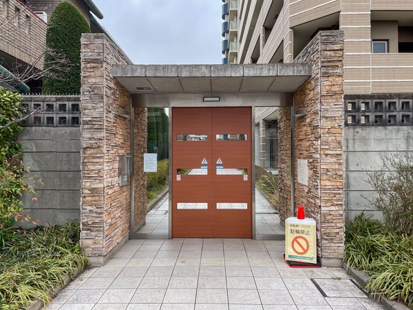 【パレ尼崎マスターズプレイス】エントランス