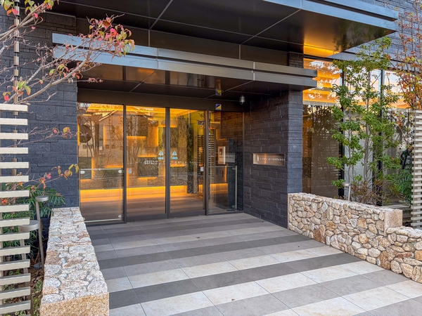 【レ・ジェイド八尾桜ヶ丘】エントランス 【レ・ジェイド八尾桜ヶ丘】エントランス