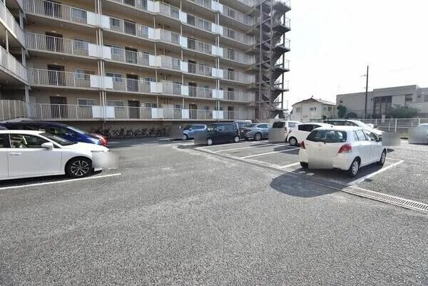 【北方マンション】敷地内駐車場