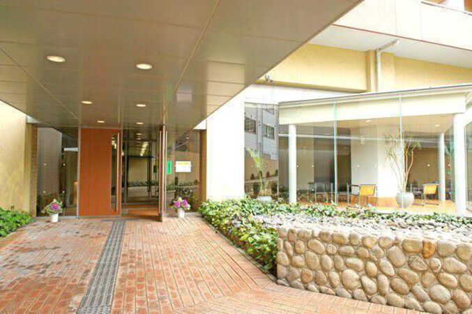 【ファーストタワー大津MARY】寛ぎの空間へと誘う、まるでホテルのようなアプローチ。		 【ファーストタワー大津MARY】寛ぎの空間へと誘う、まるでホテルのようなアプローチ。