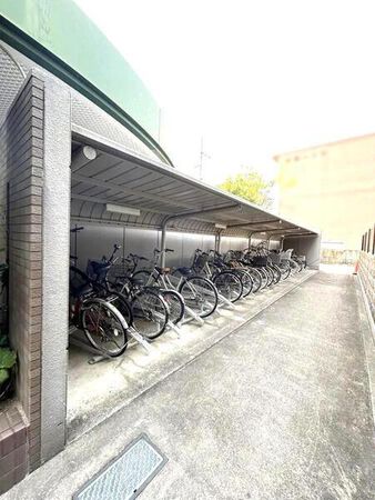 【ライオンズマンション平安通】共用部分(駐輪場) 【ライオンズマンション平安通】共用部分(駐輪場)