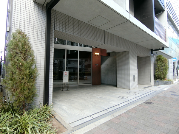 【ZOOM西新宿】エントランス