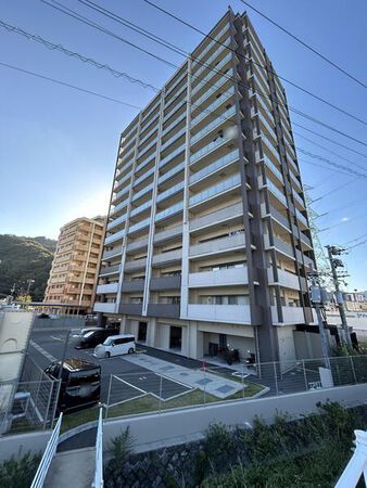 【パークヒルズ安古市リバーコート】外観