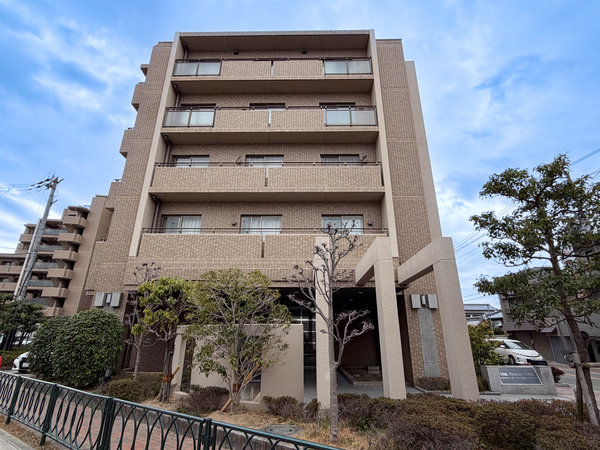 【ザステイツ吹田】外観