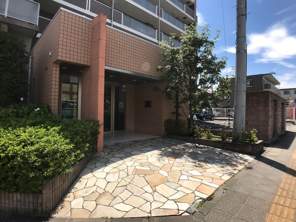 【サンクレイドル荒井アベニール】エントランスアプローチ 【サンクレイドル荒井アベニール】エントランスアプローチ