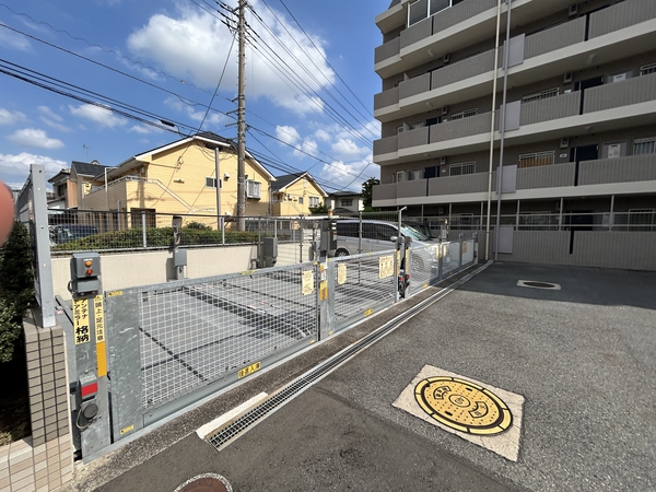 【ダイヤモンドメゾン大宮日進1】駐車場