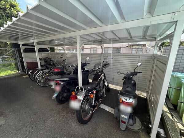 【ダイヤモンドメゾン大宮日進1】駐輪場