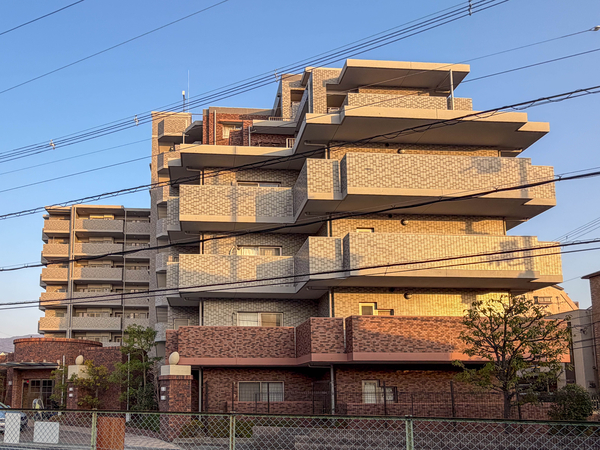 【エスリード東花園】外観