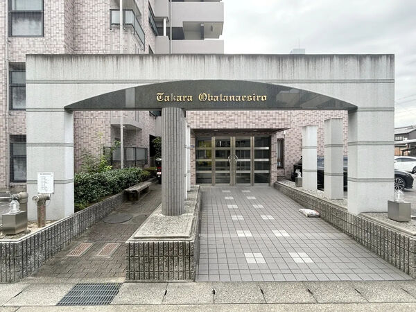 【宝マンション小幡苗代】エントランス 【宝マンション小幡苗代】エントランス