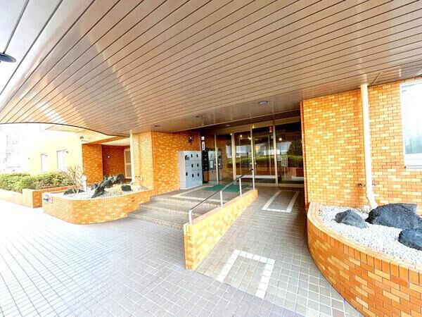 【ライオンズマンション北6条】エントランス２