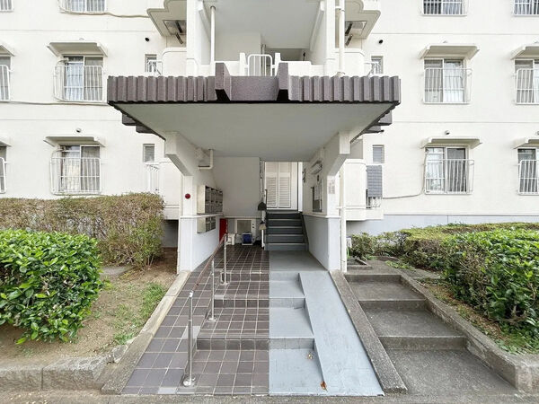 【入間扇町屋団地】エントランス
