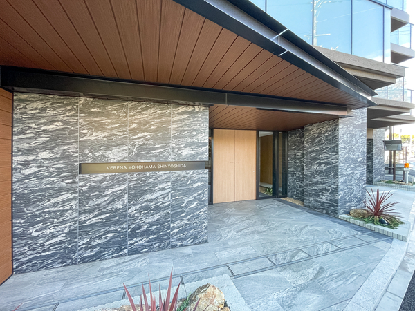 【ヴェレーナ横浜新吉田】エントランス 【ヴェレーナ横浜新吉田】エントランス