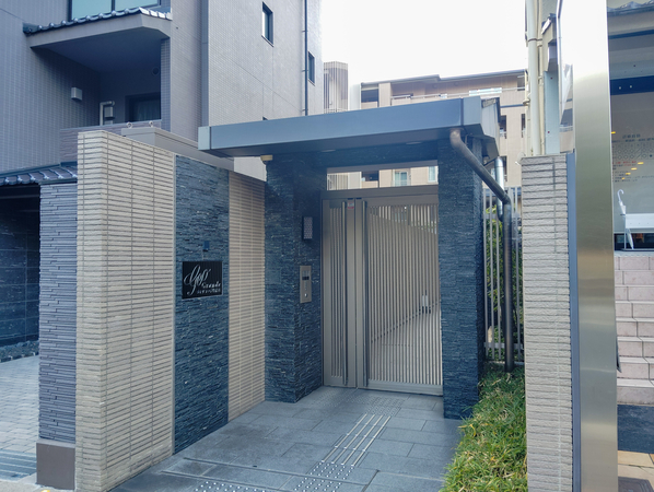 【ジオグランデ御所西】エントランス