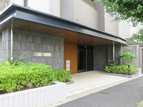 【センチュリー三鷹ラ・ミターム】エントランス