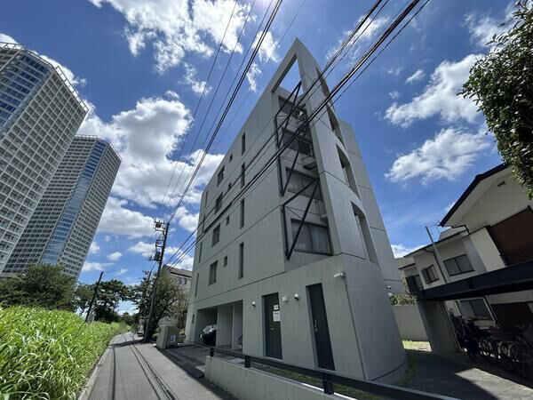 【パセオ二子玉川】外観含む前面道路 【パセオ二子玉川】外観含む前面道路