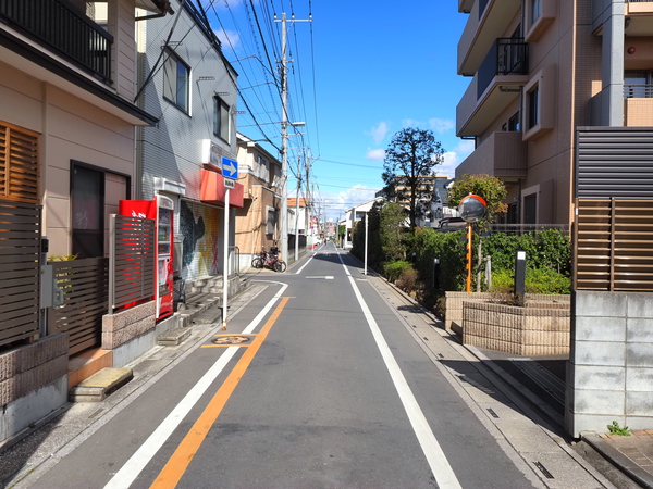 【ウィズ大宮弐番館】前面道路