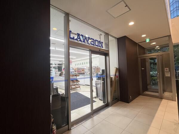 ローソン　THE TOYOSU TOWER店（マンション１階部分）