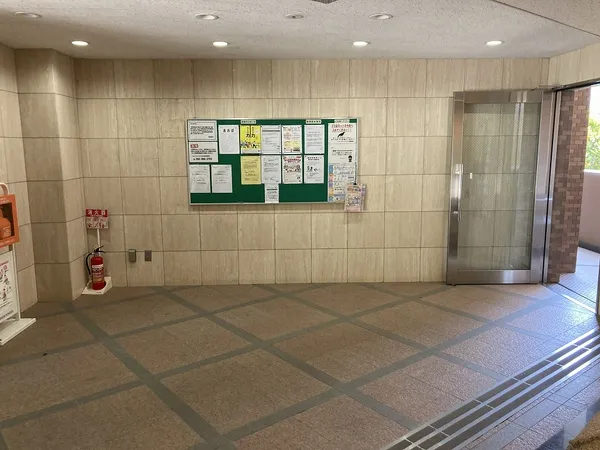 【ライオンズガーデンヒルズ上大岡】エントランス