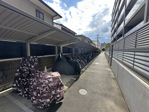 【ポレスター大宮レジデンス】駐輪場